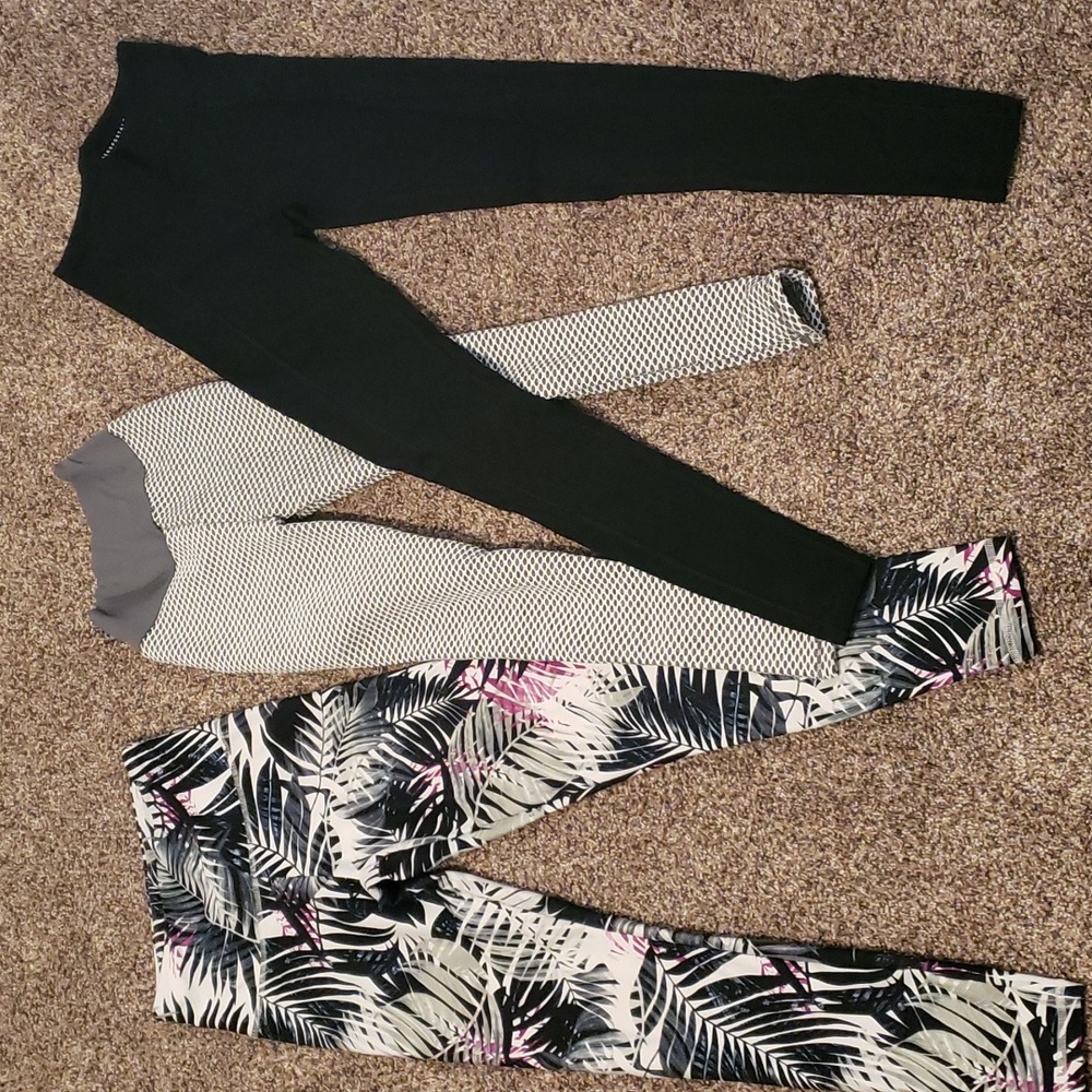 Bundle of 3 different leggings